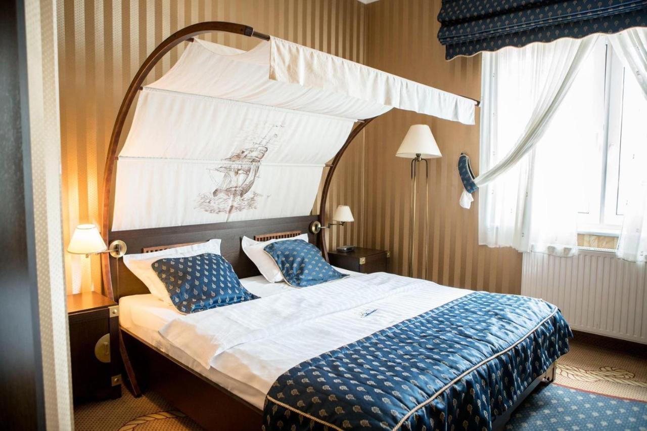 Shuma Hotel Dąbrowa Górnicza Buitenkant foto
