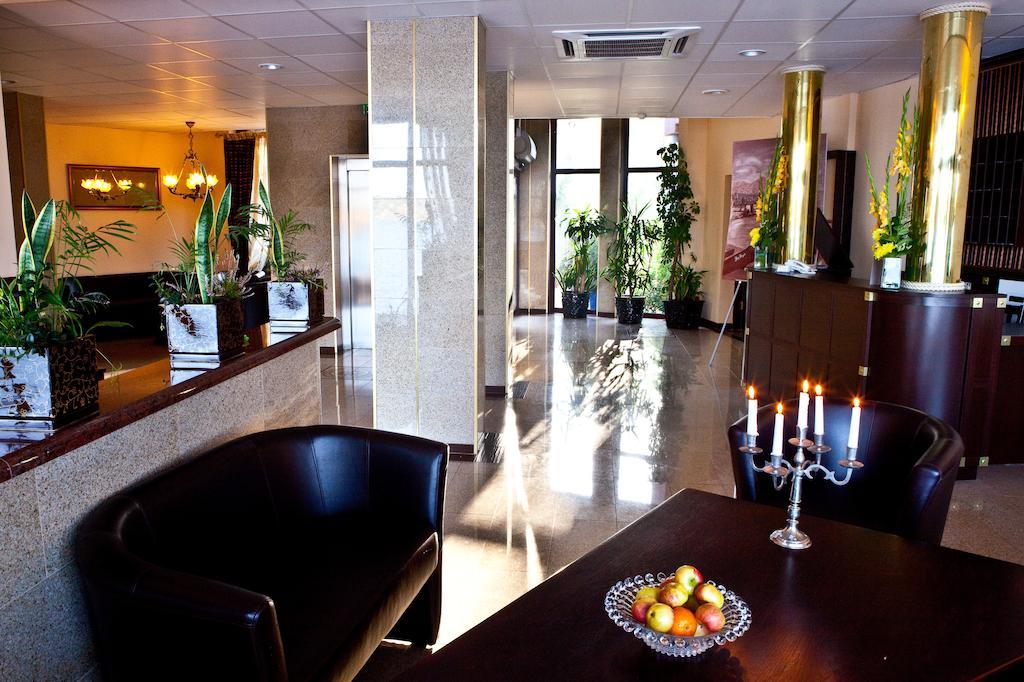 Shuma Hotel Dąbrowa Górnicza Buitenkant foto