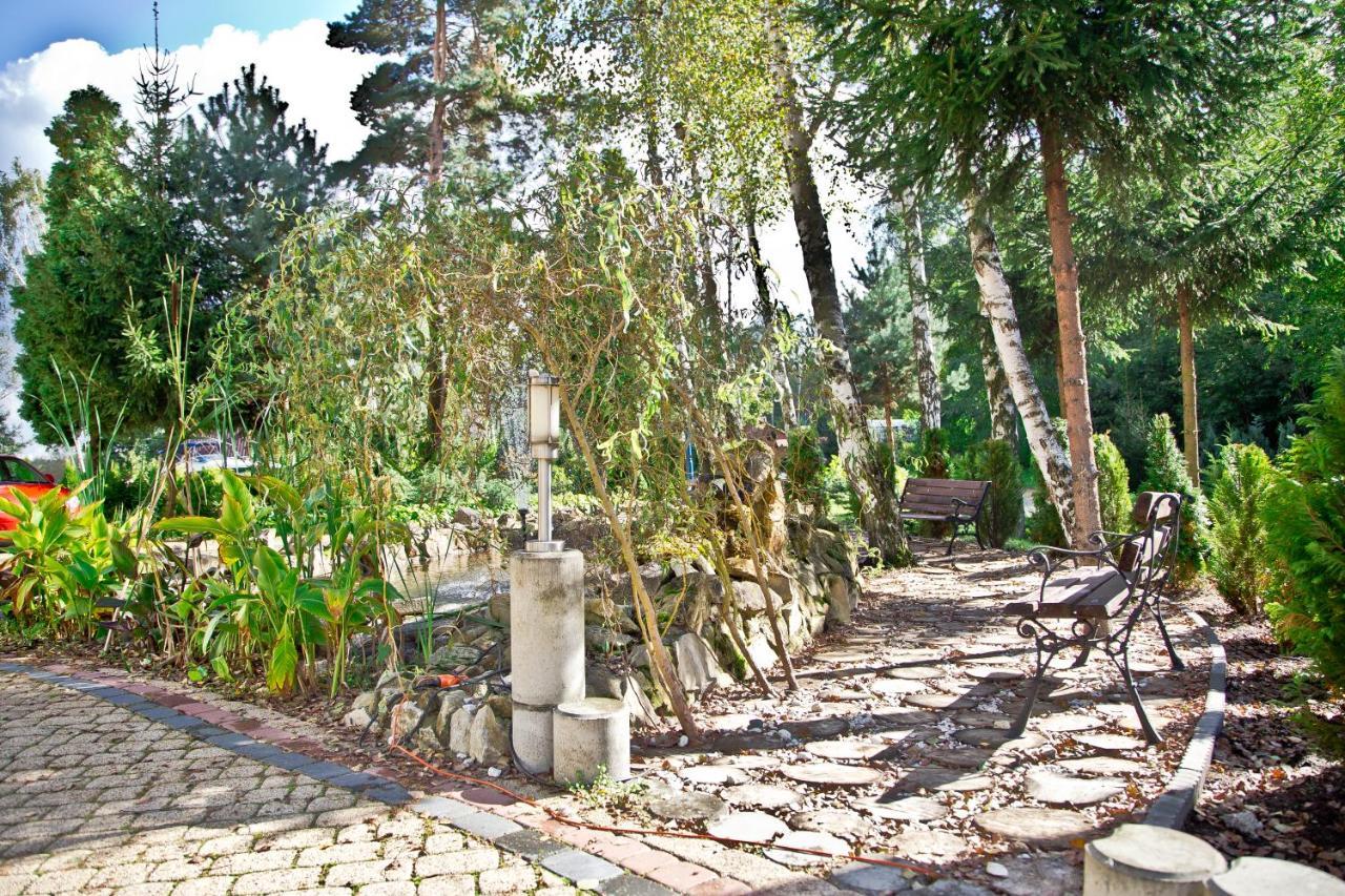 Shuma Hotel Dąbrowa Górnicza Buitenkant foto