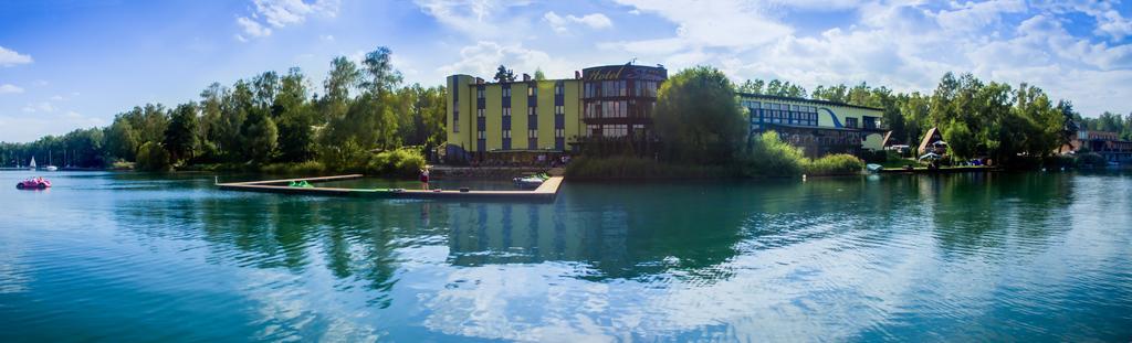 Shuma Hotel Dąbrowa Górnicza Buitenkant foto